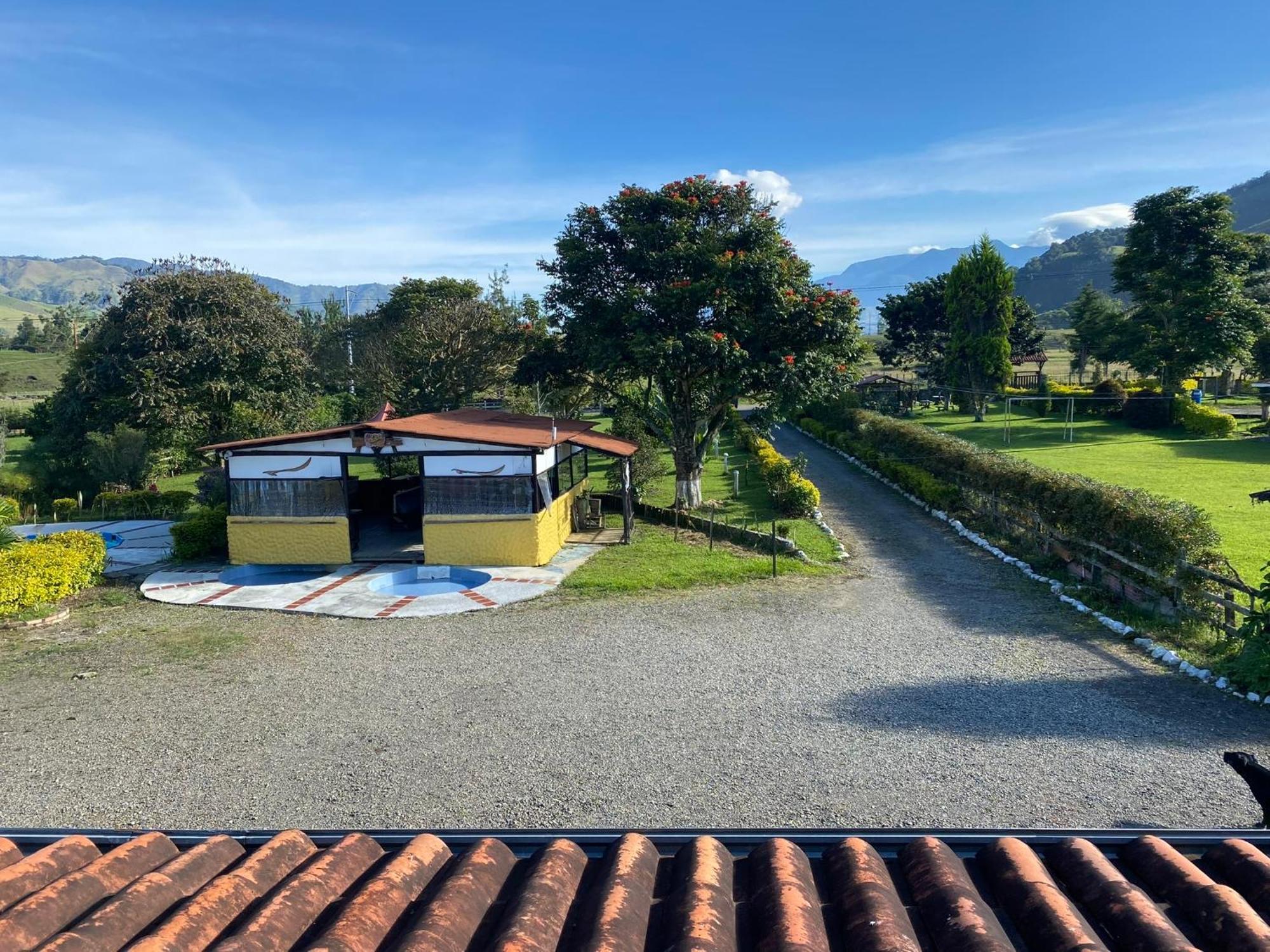Finca Hotel Paraiso Urrao ภายนอก รูปภาพ